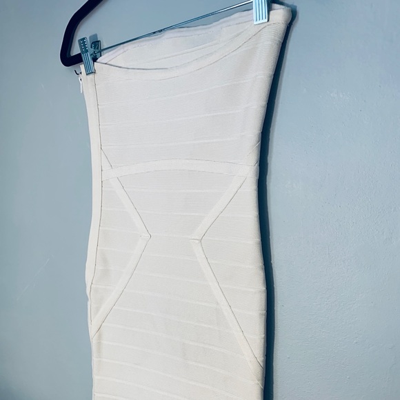 Stunning Stretta Designer dress - Picture 3 of 5